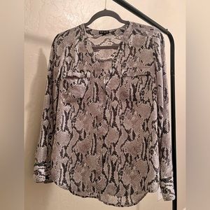 Women’s blouse. Lightly worn.